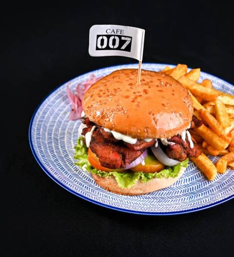 TANDOORI CHICKEN BURGER